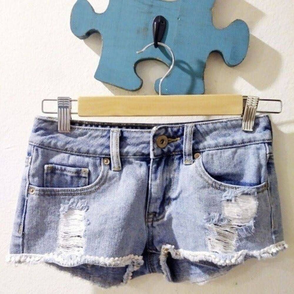 Pac Sun PacSun Bullhead distressed denim low rise shorts Sz 00 Waist 26